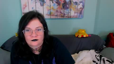 Everly online show from April 24, 2:47 am