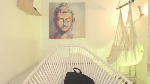 Snapshot of everyh chatting on December 10, 1:43 am Sophia online show from December 10, 1:43 am