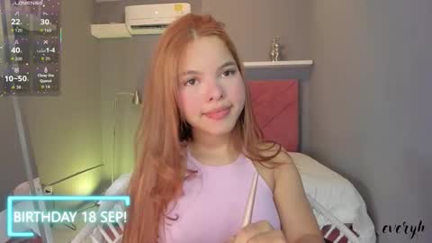 Snapshot of everyh chatting on September 17, 7:48 pm Sophia online show from September 17, 7:48 pm