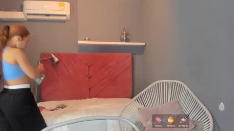 Snapshot of everyh chatting on October 10, 7:46 pm Sophia online show from October 10, 7:46 pm