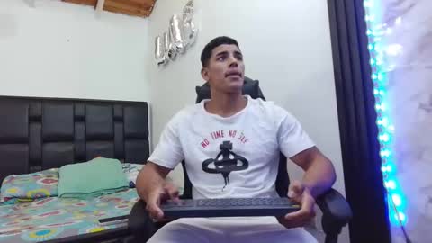 luis online show from January 6, 1:19 pm