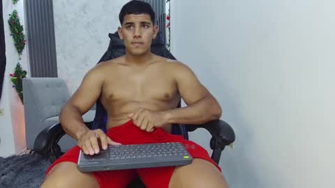 luis online show from September 24, 5:49 pm