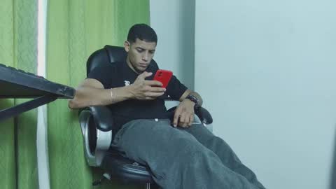 luis online show from March 23, 4:22 pm