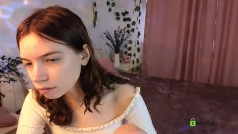 Snapshot of evi_brook chatting on September 19, 6:48 am evi_brook online show from September 19, 6:48 am
