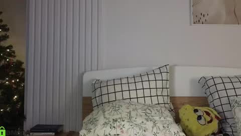 evi_woow online show from December 11, 7:57 pm