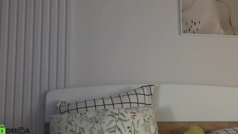 evi_woow online show from December 13, 9:20 pm