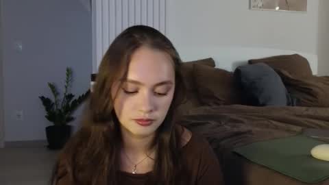 evi_woow online show from September 10, 9:04 pm