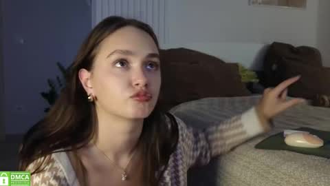 evi_woow online show from October 7, 9:12 pm