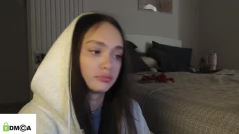 evi_woow online show from February 17, 9:10 pm