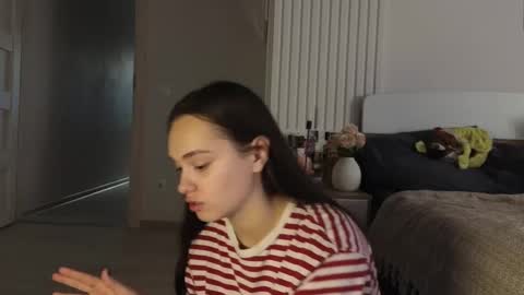 evi_woow online show from March 17, 8:45 pm