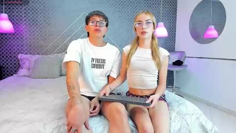 Snapshot of evie_demn chatting on February 4, 8:25 pm Evie Denm online show from February 4, 8:25 pm