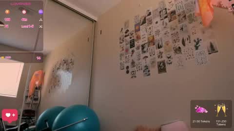 Snapshot of evie_luna chatting on May 10, 7:52 pm Evie Luna online show from May 10, 7:52 pm