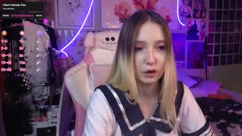 Evie online show from March 12, 12:10 am