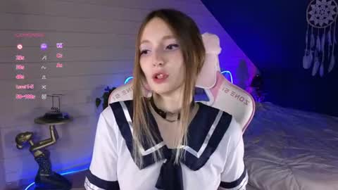 Snapshot of evie_rosen chatting on July 16, 9:43 pm Evie online show from July 16, 9:43 pm