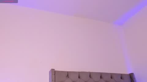 Snapshot of evieh1_ chatting on December 12, 4:32 pm Ivi Alejandra online show from December 12, 4:32 pm