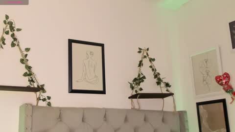 Snapshot of evieh1_ chatting on January 15, 6:51 pm Ivi Alejandra online show from January 15, 6:51 pm