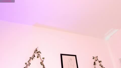 Snapshot of evieh1_ chatting on January 29, 9:33 am Ivi Alejandra online show from January 29, 9:33 am