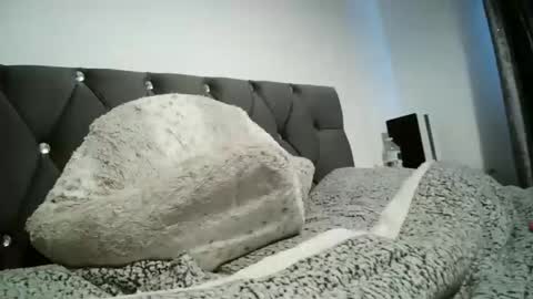 Snapshot of evieloves chatting on October 3, 9:28 am evieloves online show from October 3, 9:28 am