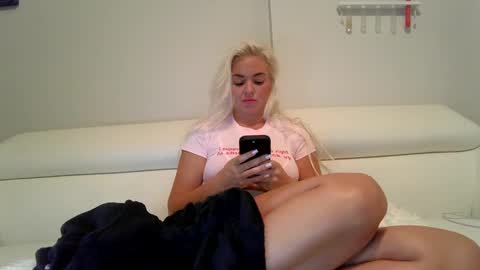 Badblondebunny online show from December 14, 1:17 am