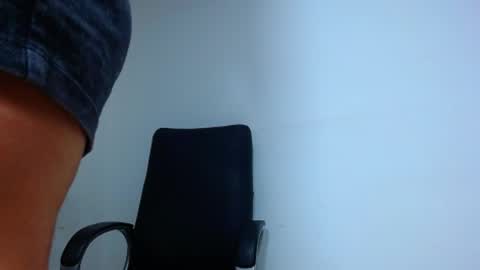 EVILYN online show from December 31, 1:15 am