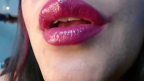 Snapshot of evolethmontenegros chatting on December 3, 4:03 am Evoleth online show from December 3, 4:03 am