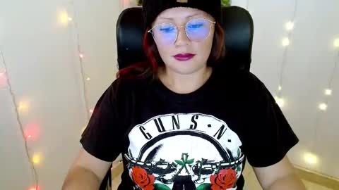 Snapshot of evolethmontenegros chatting on January 15, 9:51 pm Evoleth online show from January 15, 9:51 pm