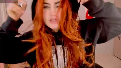 Snapshot of evva_foxxy chatting on December 12, 3:05 pm evva_foxxy online show from December 12, 3:05 pm