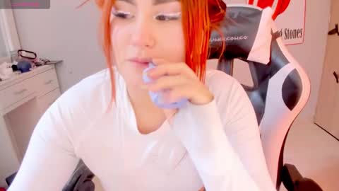 Snapshot of evva_foxxy chatting on January 7, 4:59 pm evva_foxxy online show from January 7, 4:59 pm