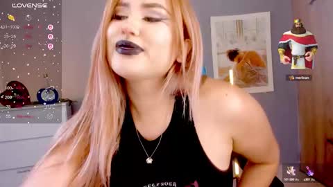 Snapshot of evva_foxxy chatting on September 18, 4:31 pm evva_foxxy online show from September 18, 4:31 pm