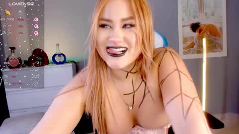 Snapshot of evva_foxxy chatting on September 24, 2:31 pm evva_foxxy online show from September 24, 2:31 pm