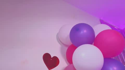 Snapshot of evy_orange1 chatting on September 19, 1:29 am EVY online show from September 19, 1:29 am