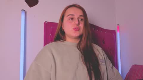 Snapshot of evy_orange1 chatting on October 21, 1:28 am EVY online show from October 21, 1:28 am