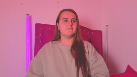 Snapshot of evy_orange1 chatting on November 14, 2:54 am EVY online show from November 14, 2:54 am