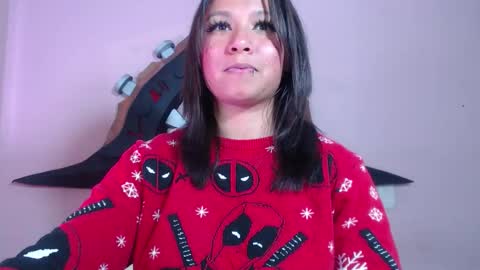 Im Evy online show from December 2, 3:51 pm