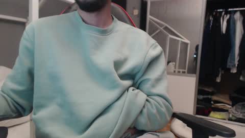 excited222 online show from October 28, 8:18 am