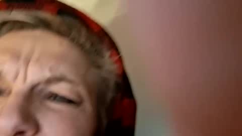 excitmama online show from March 8, 9:35 am