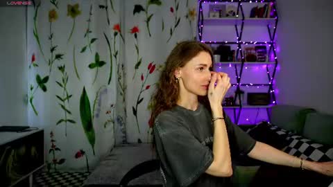 Snapshot of exe_cutie chatting on June 13, 9:24 pm Mary online show from June 13, 9:24 pm