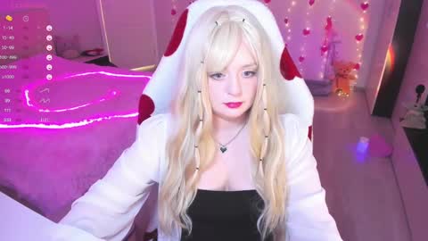  Amy  online show from February 20, 12:47 pm