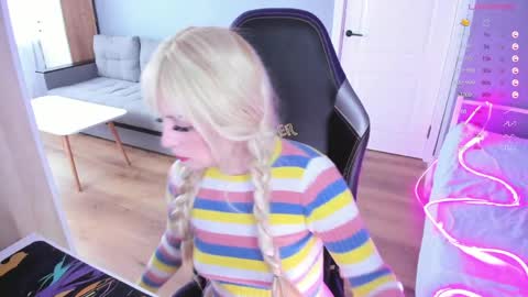 Snapshot of exhoneyangel chatting on April 6, 12:28 pm Amy online show from April 6, 12:28 pm