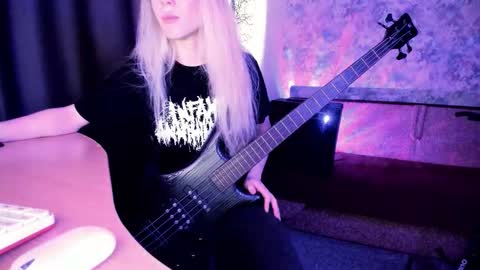 Snapshot of exorty chatting on September 30, 9:47 am my real name is Irene but Exo is oke too online show from September 30, 9:47 am