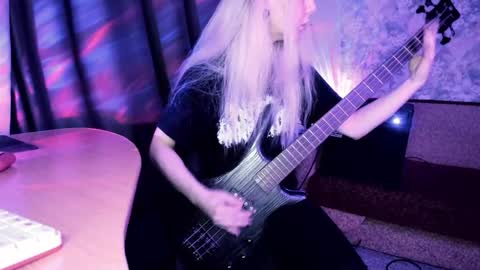 Snapshot of exorty chatting on October 20, 9:15 pm my real name is Irene but Exo is oke too online show from October 20, 9:15 pm