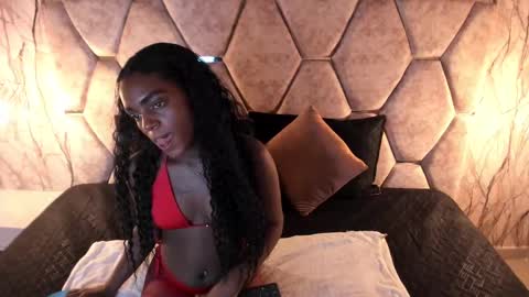 Snapshot of exotic_ebony_ chatting on October 6, 7:11 pm Alison online show from October 6, 7:11 pm