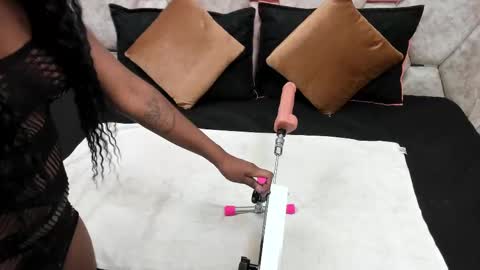 Snapshot of exotic_ebony_ chatting on October 7, 12:46 pm Alison online show from October 7, 12:46 pm
