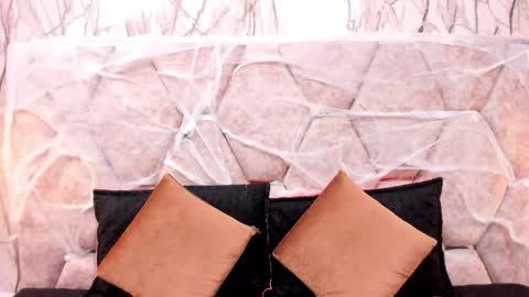 Snapshot of exotic_ebony_ chatting on October 14, 7:03 pm Alison online show from October 14, 7:03 pm