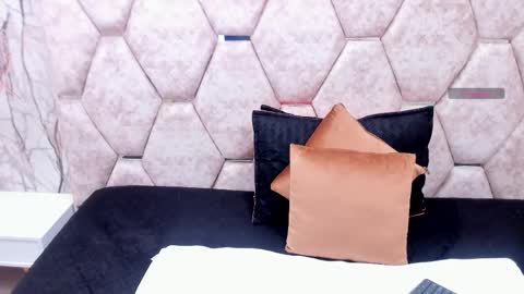 Snapshot of exotic_ebony_ chatting on October 17, 7:05 pm Alison online show from October 17, 7:05 pm