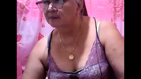 Snapshot of exotic_mom2024 chatting on February 20, 1:57 am exotic_mom2024 online show from February 20, 1:57 am