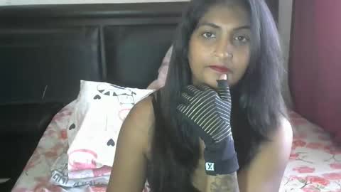 Snapshot of exotic_queen01 chatting on June 1, 10:06 am Amber online show from June 1, 10:06 am