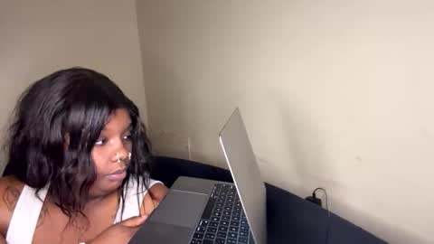 exoticsusie online show from February 12, 11:16 am