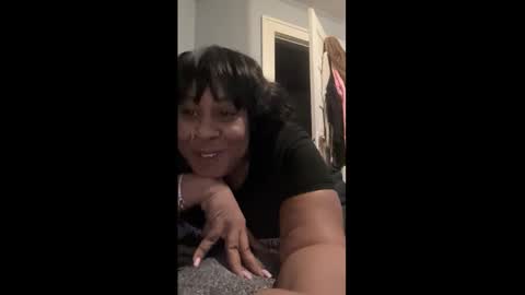 Snapshot of exotiiccmonroe1 chatting on February 8, 6:06 am exotiiccmonroe1 online show from February 8, 6:06 am