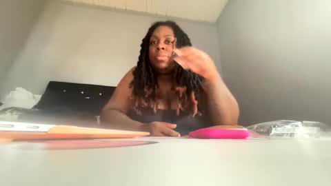 Snapshot of exotiiccmonroe1 chatting on February 16, 7:54 pm exotiiccmonroe1 online show from February 16, 7:54 pm